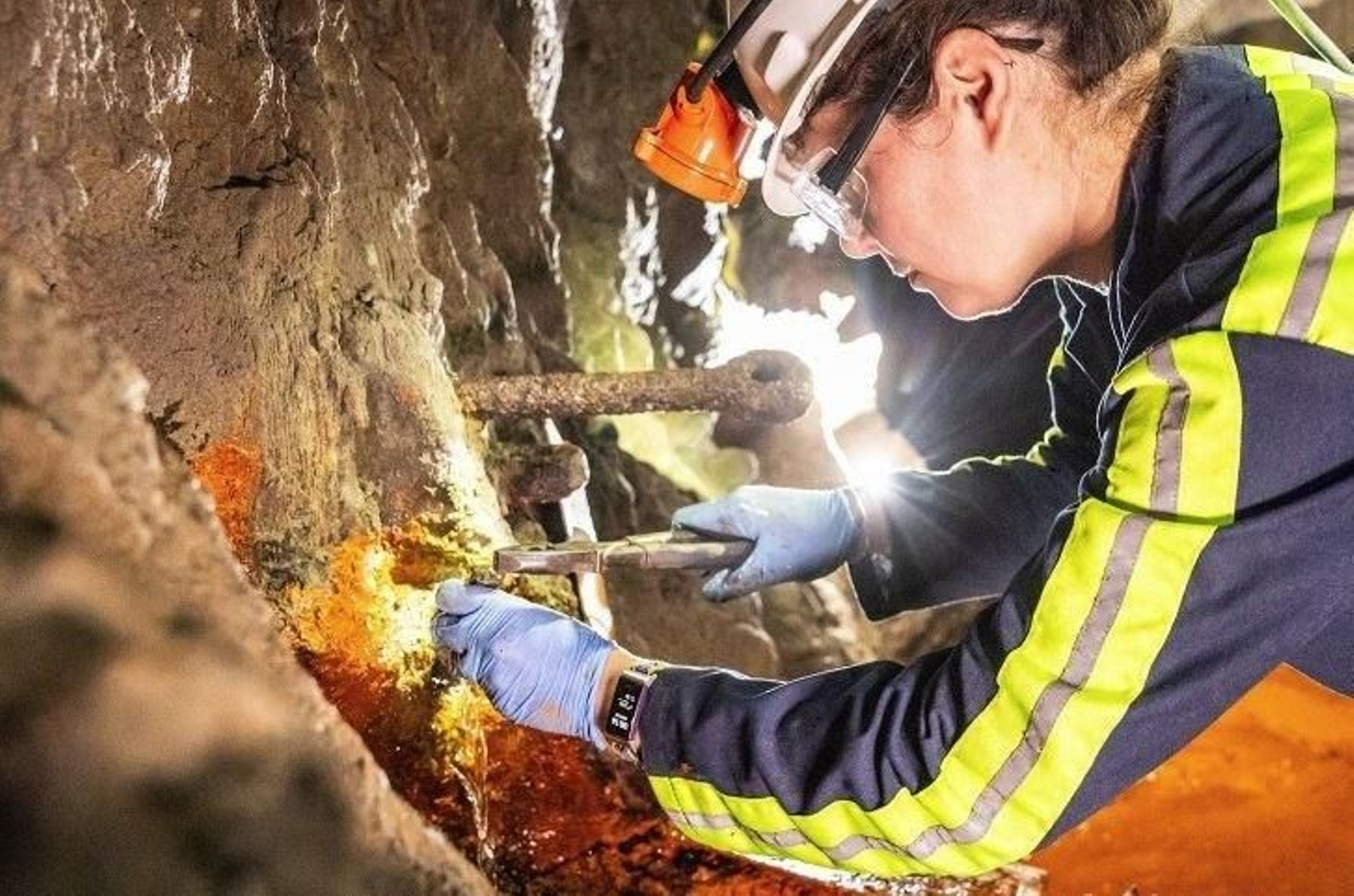 Trabajos en una mina de oro