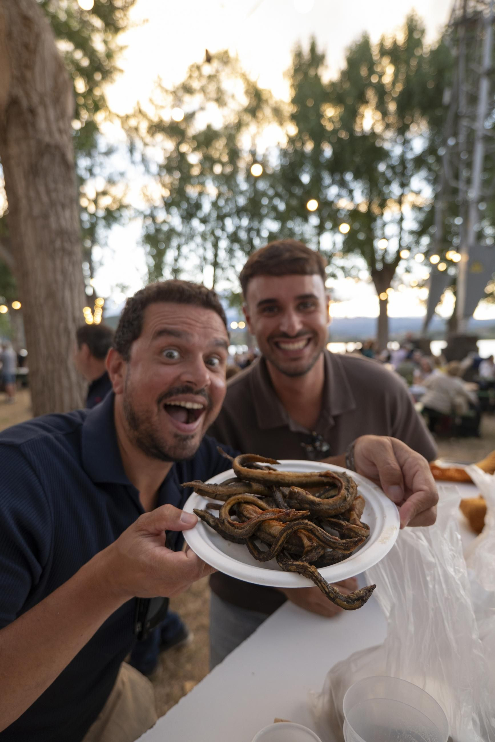 Galería | 700 kilos de sabor y anguilas para mantener viva la Festa da Anguía, en fotos