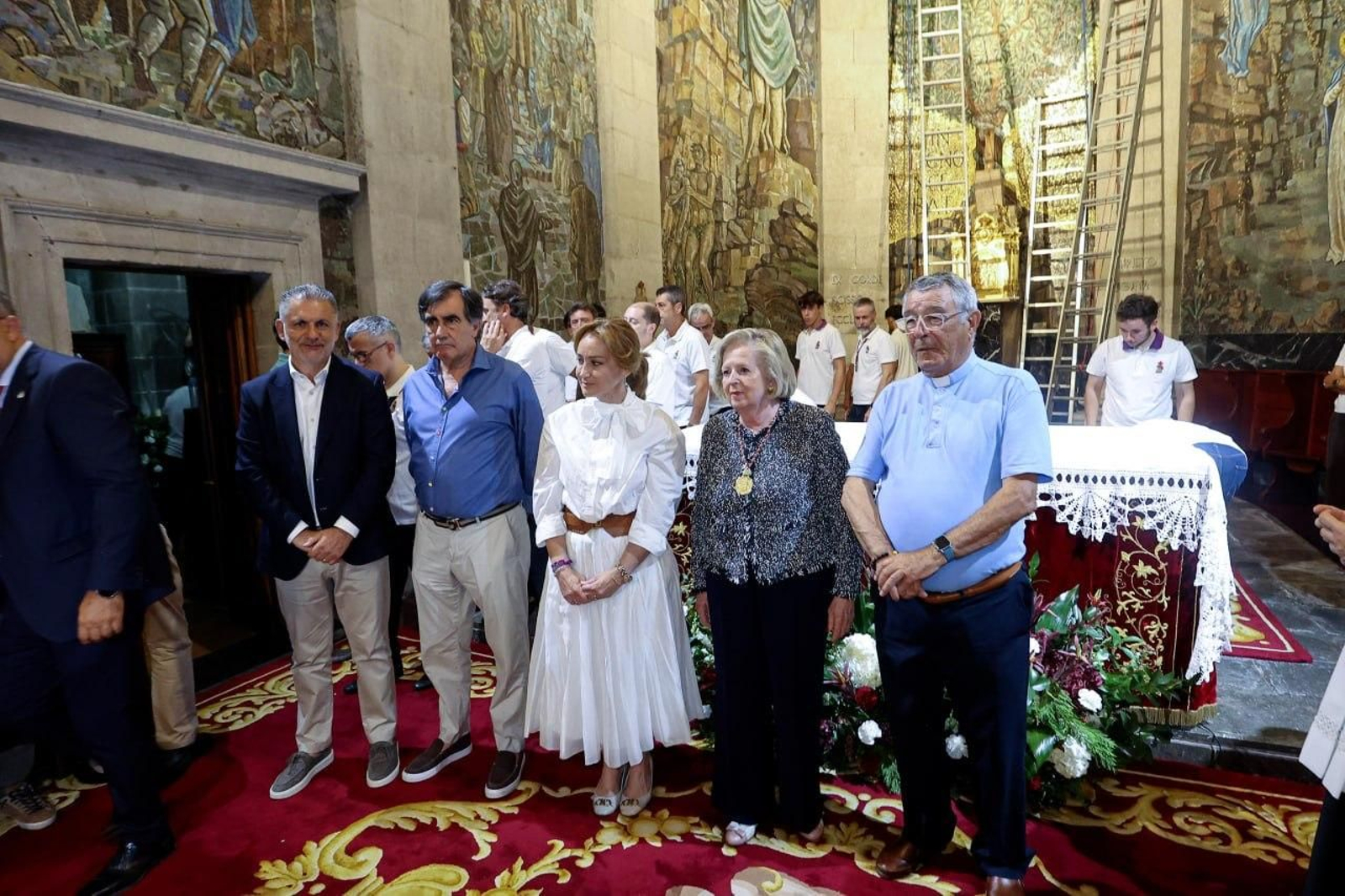 Galería | Vigo vive el pregón y el descendimiento del Cristo da Victoria