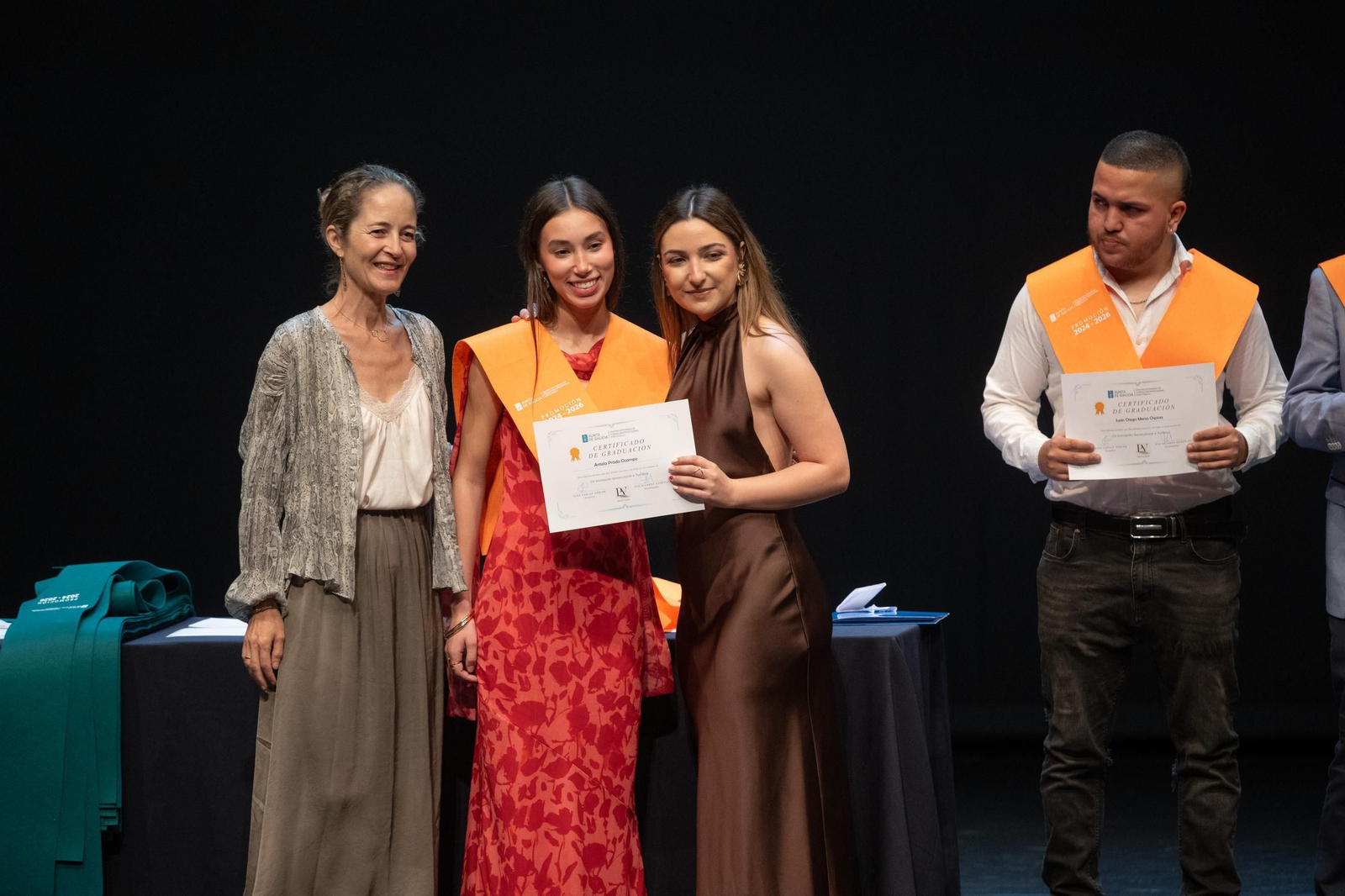 Galería |  Los alumnos del CIFP Portovello celebran su graduación