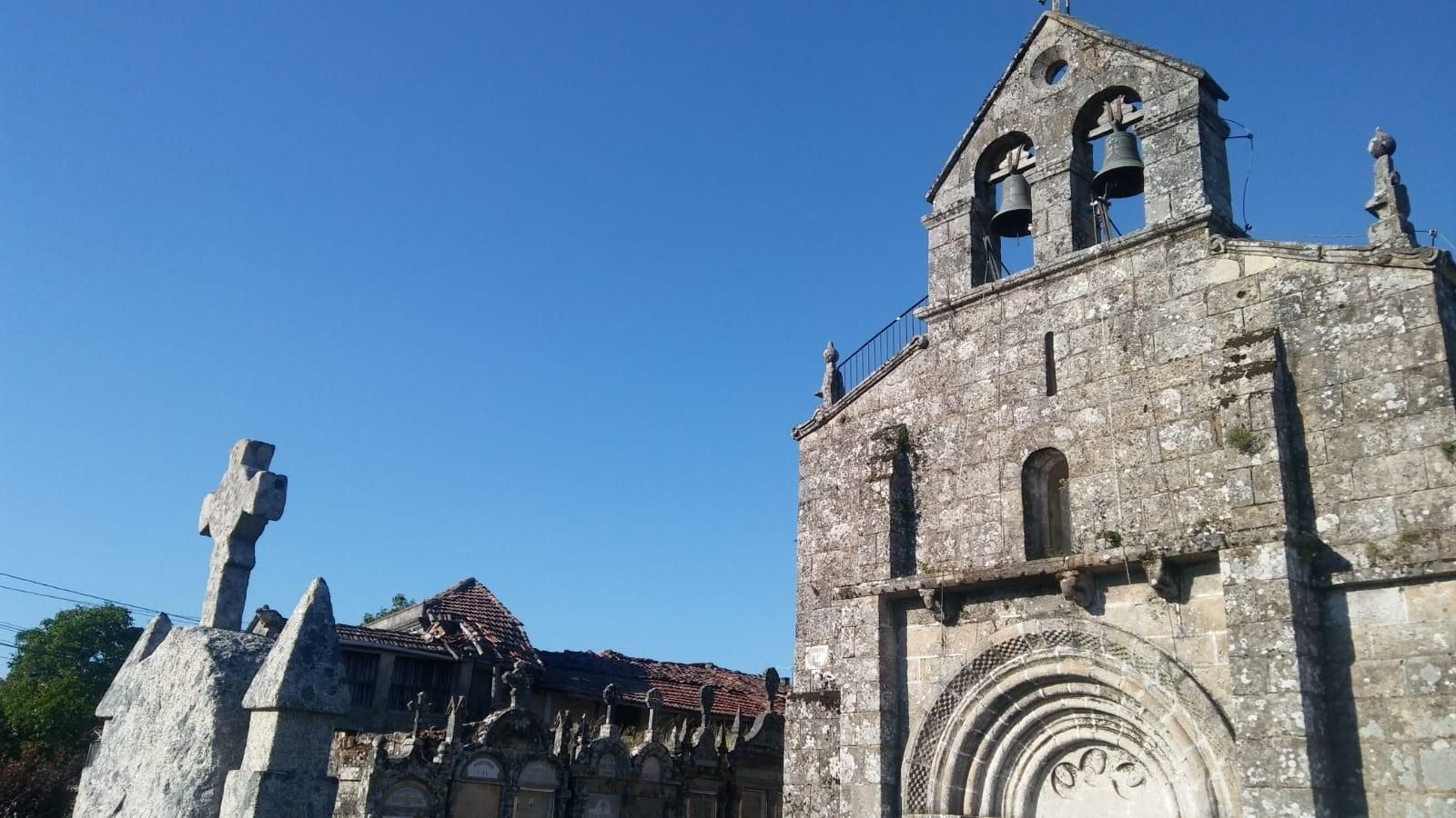 La iglesia de Santa Comba, una de las incluidas en la Ruta do Románico.