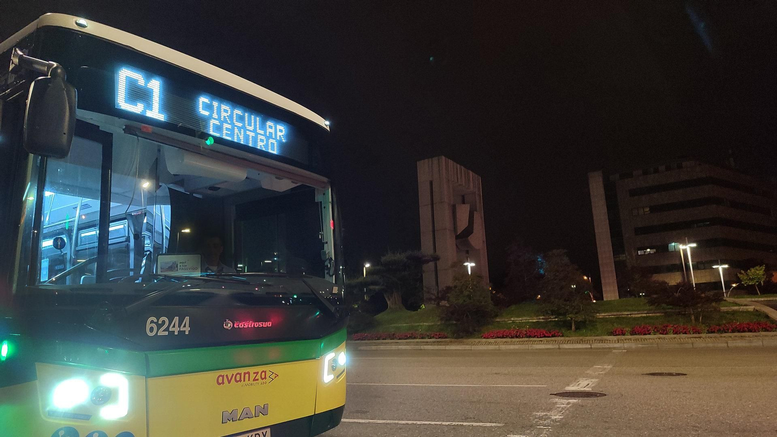 Servicio de autobús nocturno de Vitrasa.