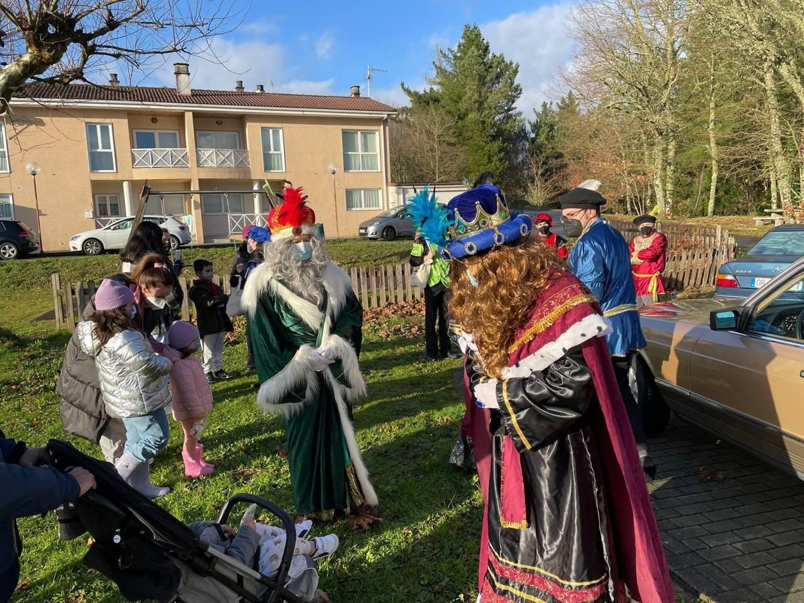 RAMIRÁS. O Viso,  la comitiva real llega en Ramirás. // José Paz