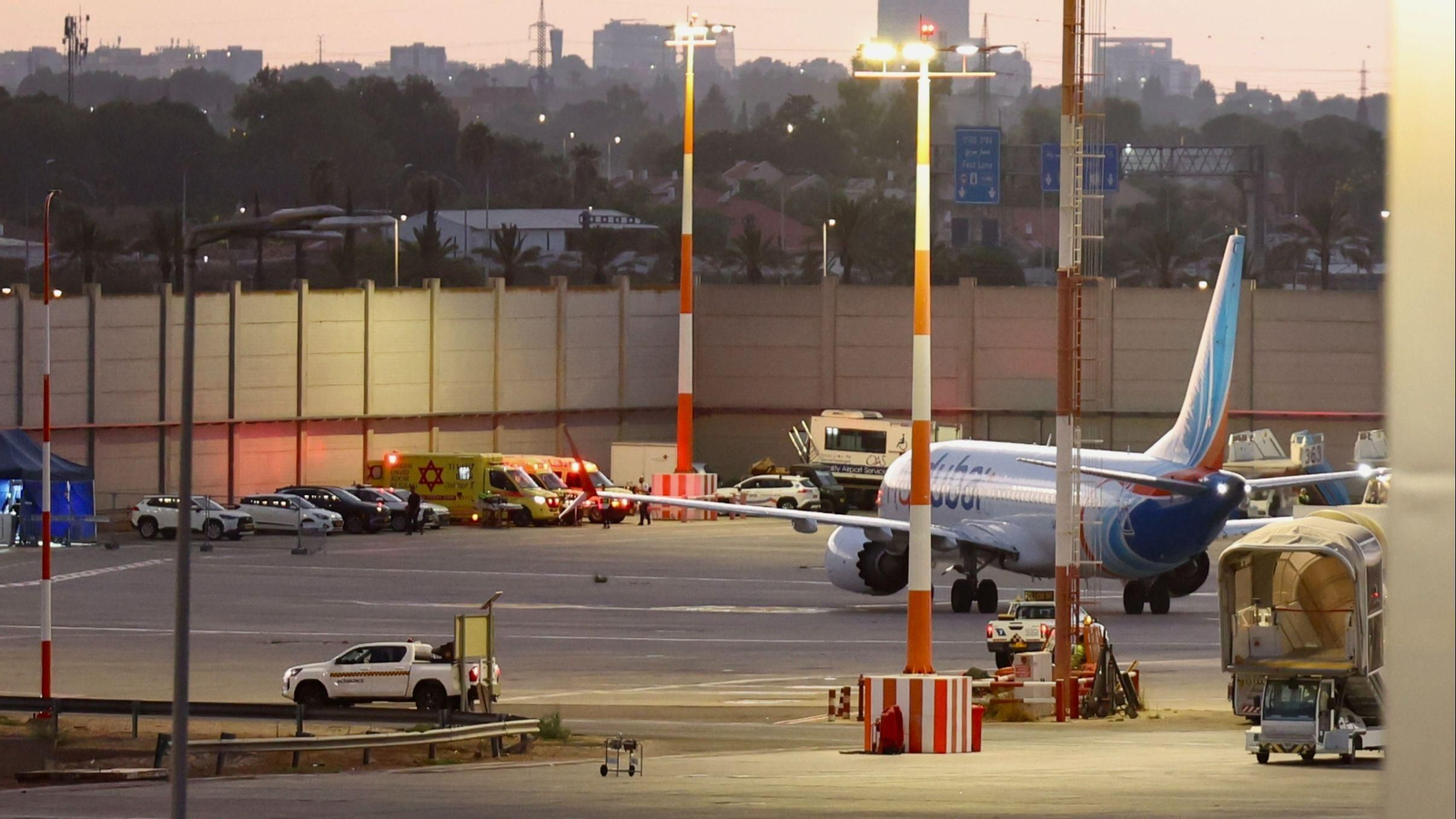 Aterrizaje del avión en el que este piloto fue apuñalado.