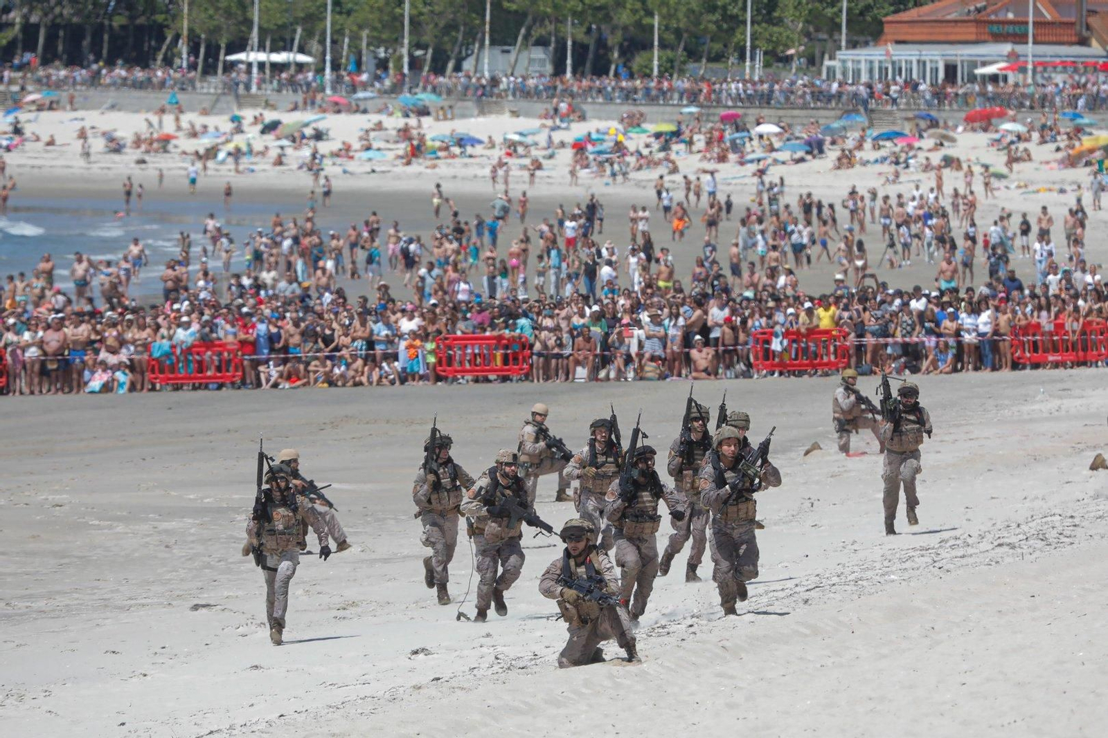Exhibición flota Dédalo 24 en Samil.