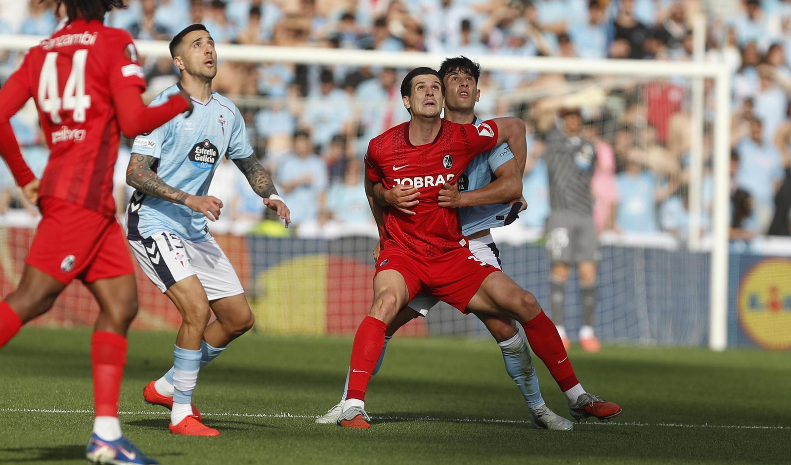 Galería | La goleada del Friburgo puso fin al sueño europeo del Celta