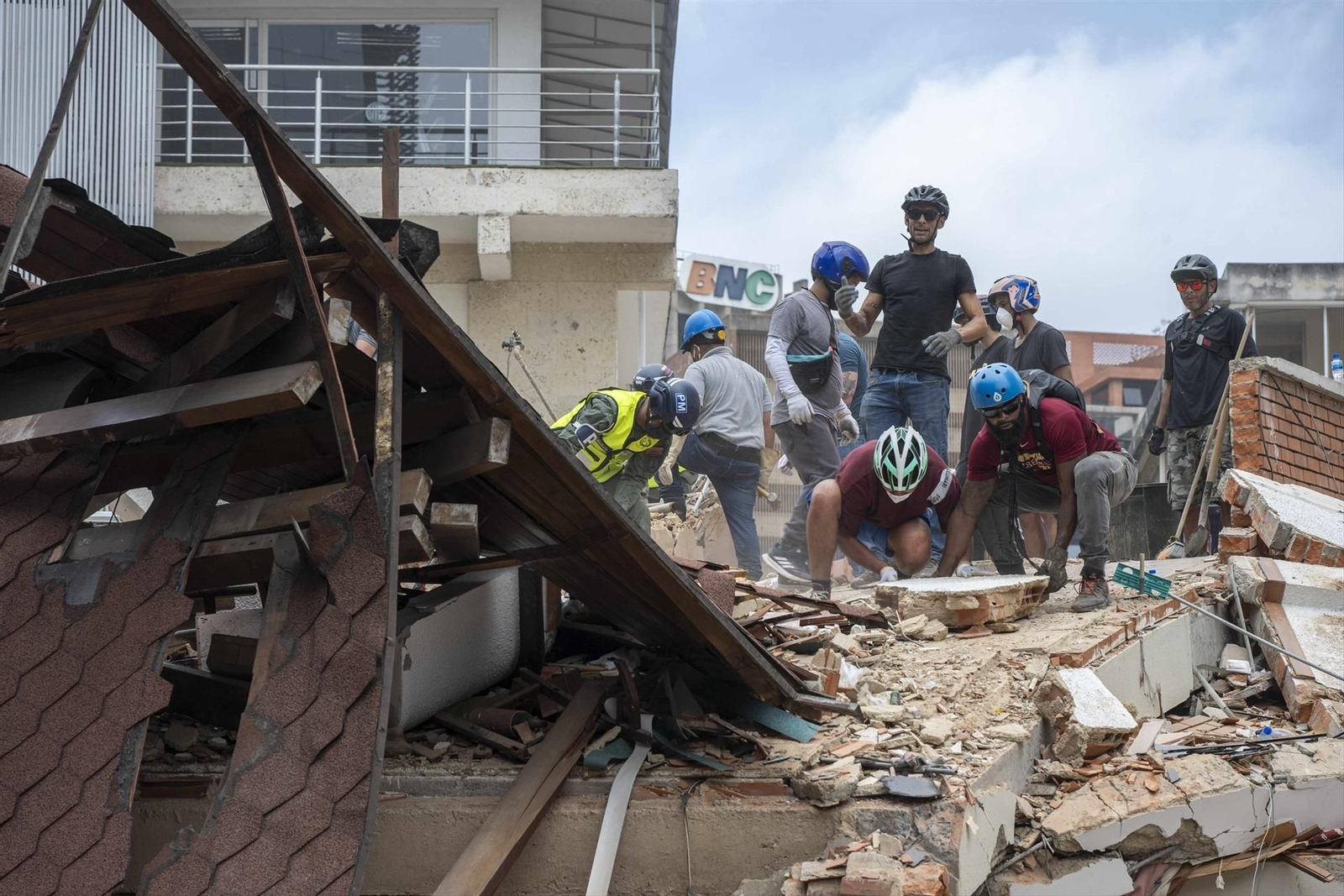 Galería | Así ha quedado Venezuela: calles arrasadas y barrios reducidos a escombros, en fotos