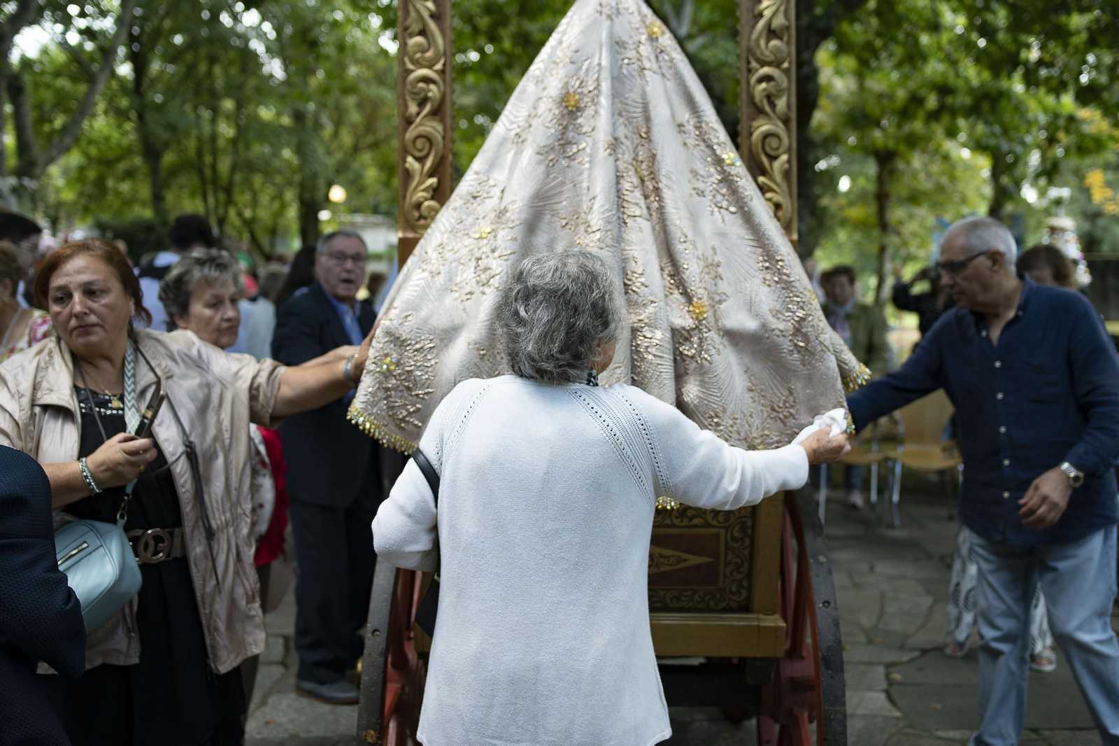 Galería | Los fieles llenaron Rabal, en Celanova, con su devoción mariana