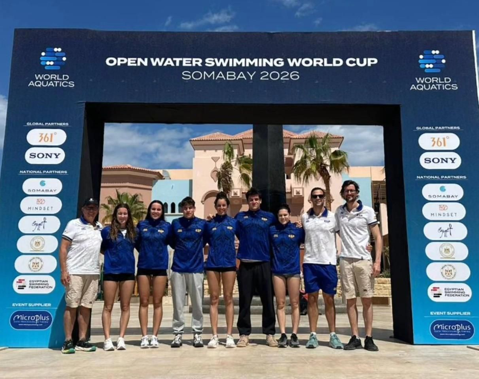 El vigués Mario Méndez (4d), con el resto del equipo español.