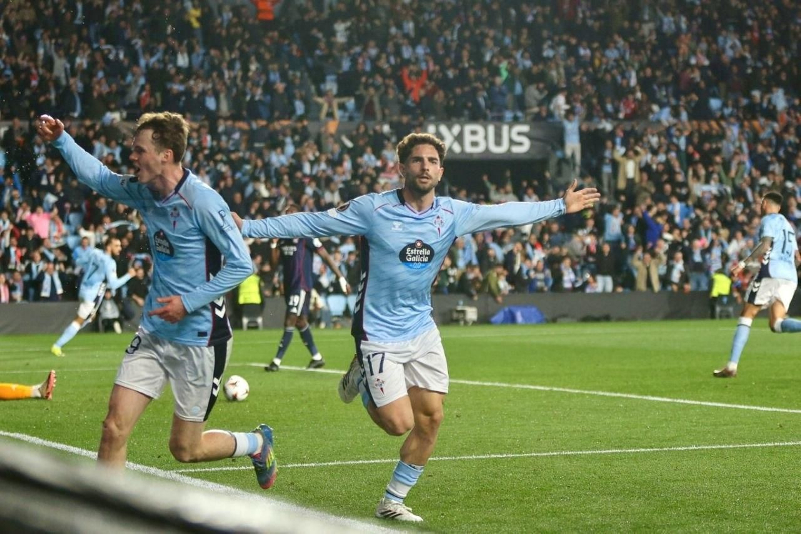 Galería | El Celta y el Olympique, un duelo de altura en Balaídos