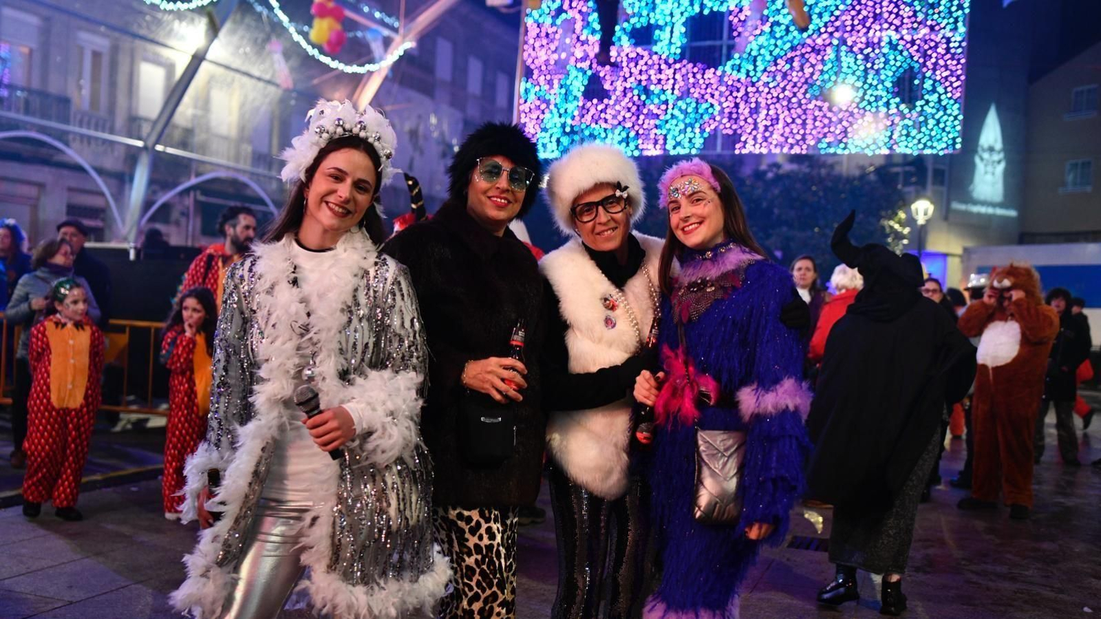 El Entroido de Xinzo de Limia vive su Festa Glam.