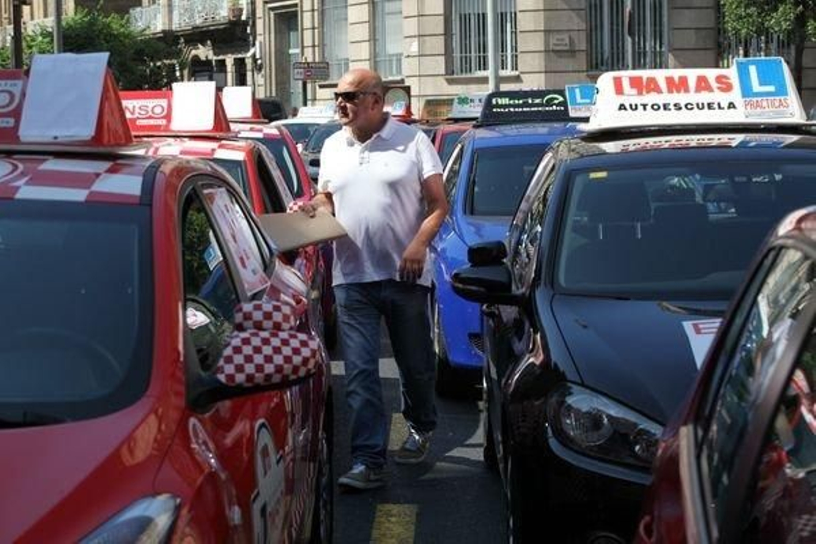Ourense. 18-07-2017. Protesta empresas de Autoescuelas. Paz