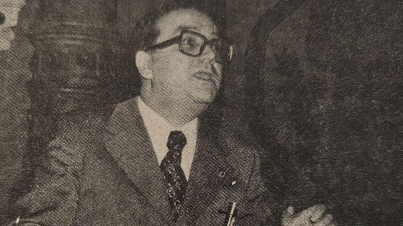 El profesor don Francisco Puy dando su conferencia en el Instituto Femenino.