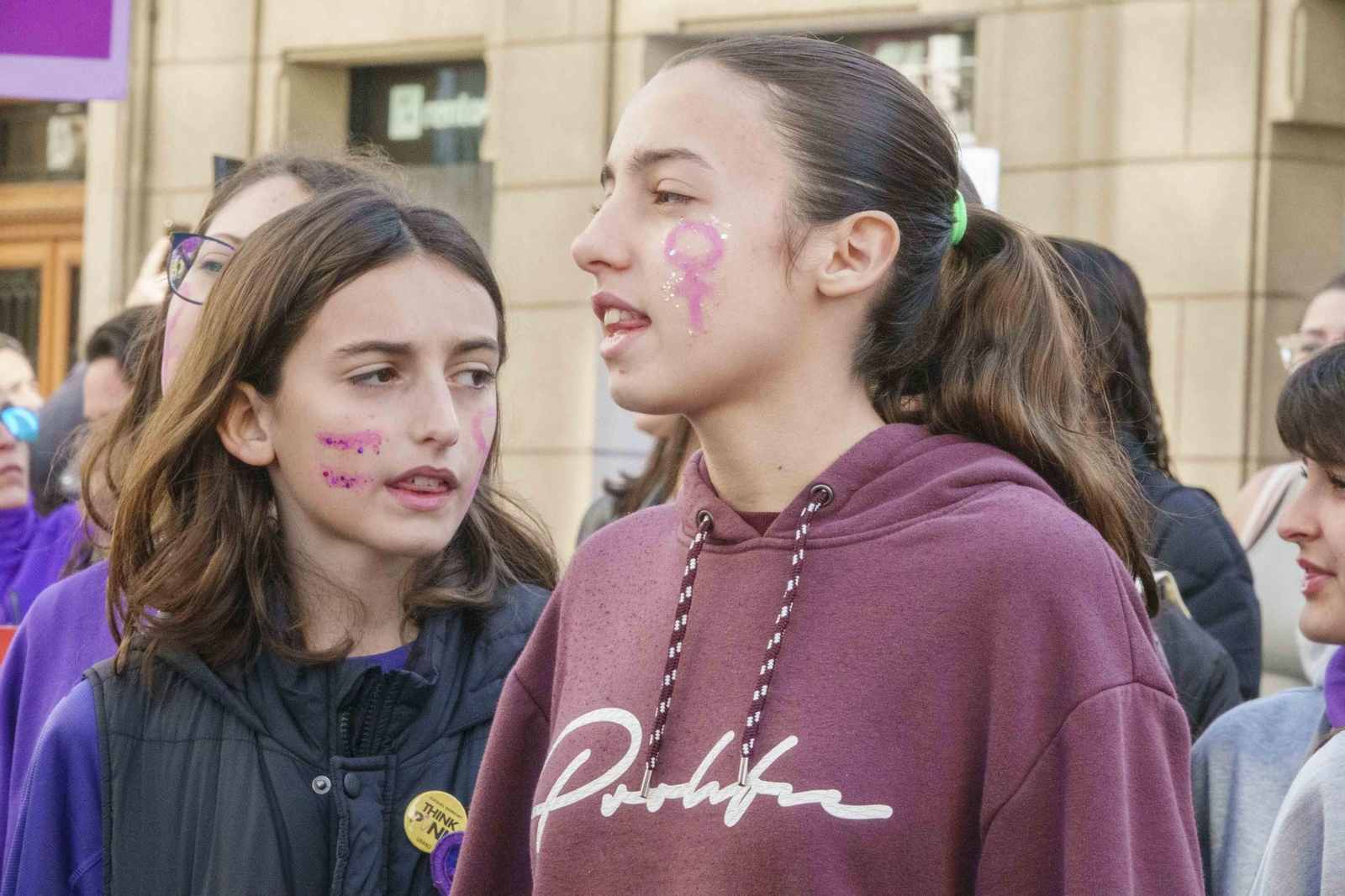 Galería | Las calles de Vigo se pintan de morado por el Día Internacional de la Mujer