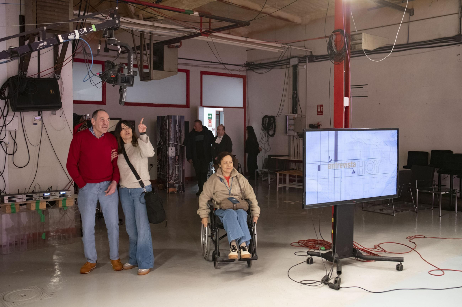 Galería | Usuarios de la Residencia de Santa Cruz conocen por dentro el trabajo de La Región y Telemiño