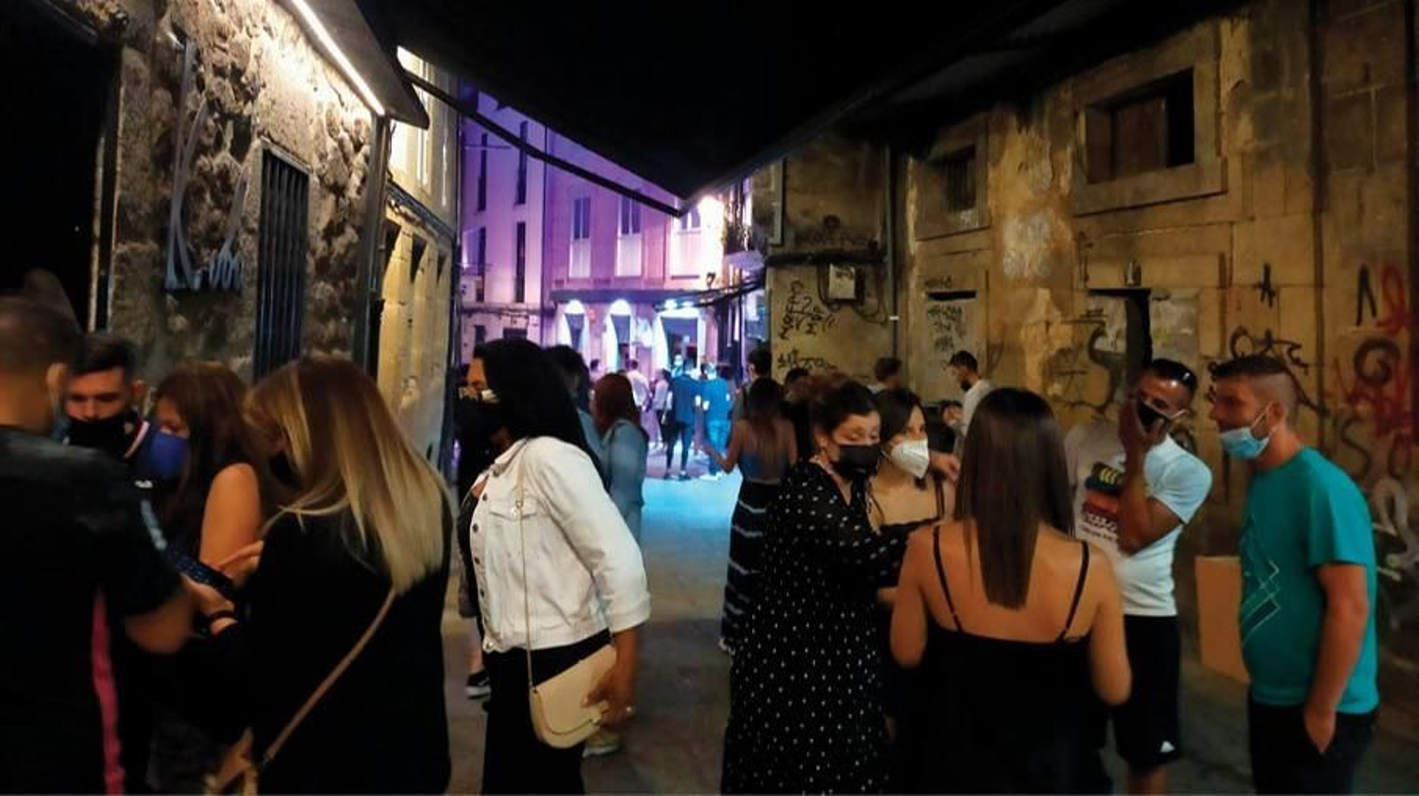 Ambiente en la noche del jueves, en la calle Pizarro.