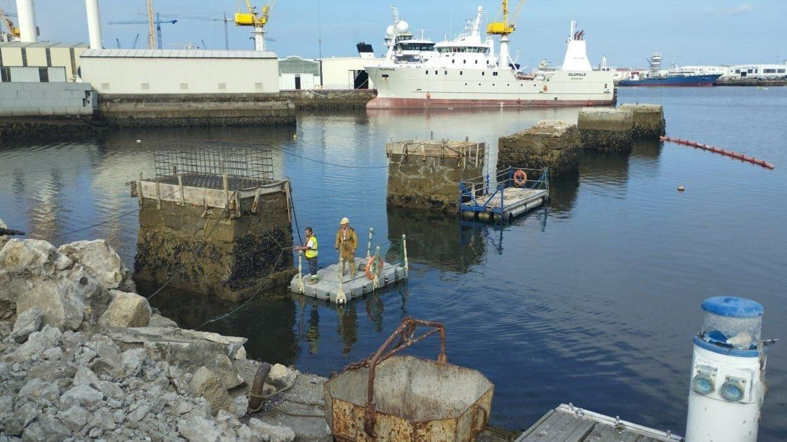 La instalación del Club Náutico de Guixar en Beiramar avanza al fin tras conseguir el Puerto una autorización de marcas que permitirá colocar pantalanes y destinar esta zona a uso deportivo.