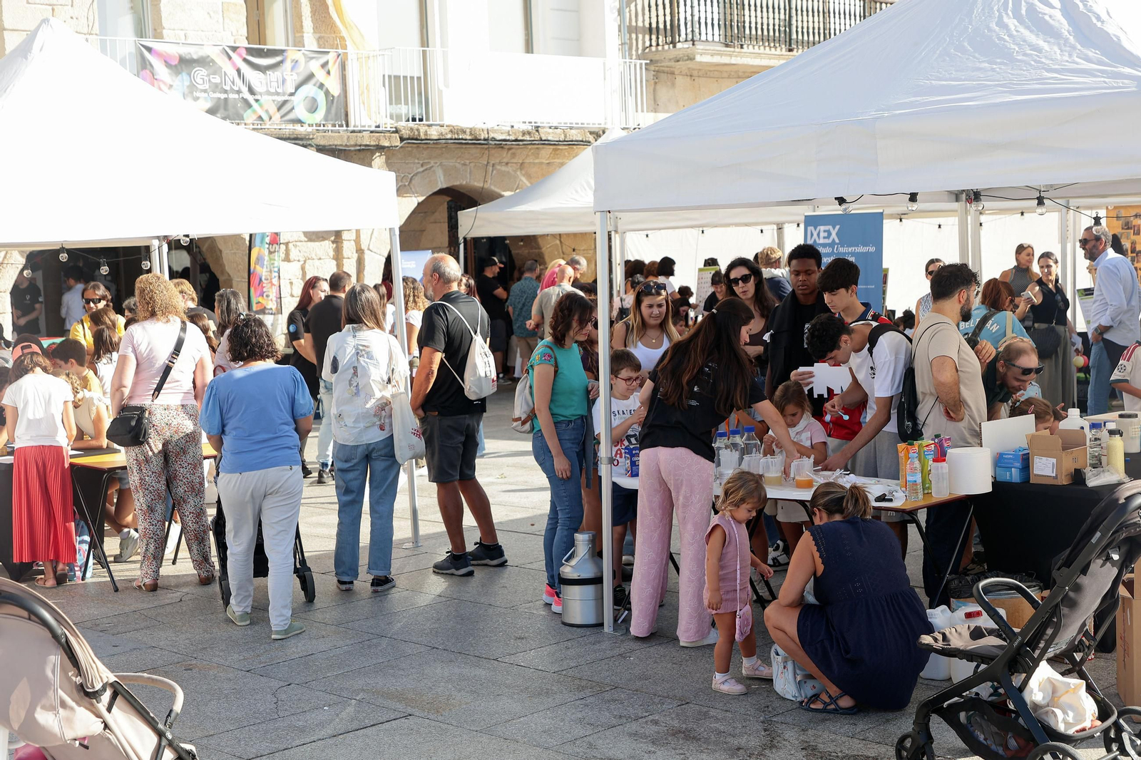 Galería | La feria G-Night toma el edificio Redeiras y el Berbés con sus talleres científicos