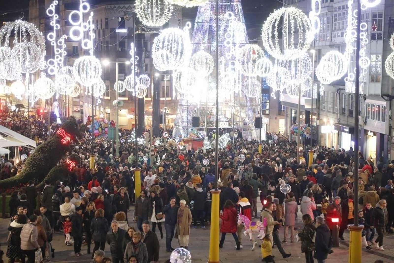 Los turistas invaden Vigo en el Puente291