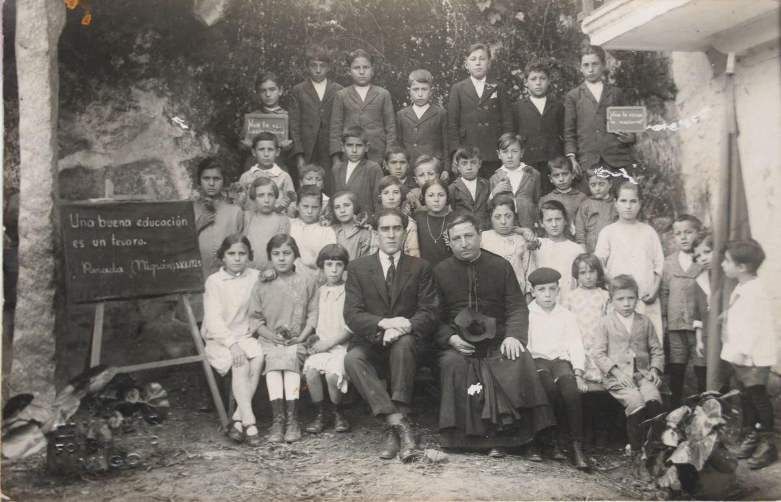 Foto histórica de Sebastián Pena con sus alumnos.