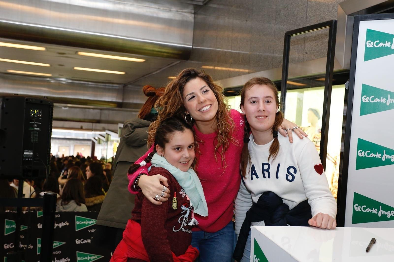 La gallega Miriam de Operación Triunfo en Vigo 06