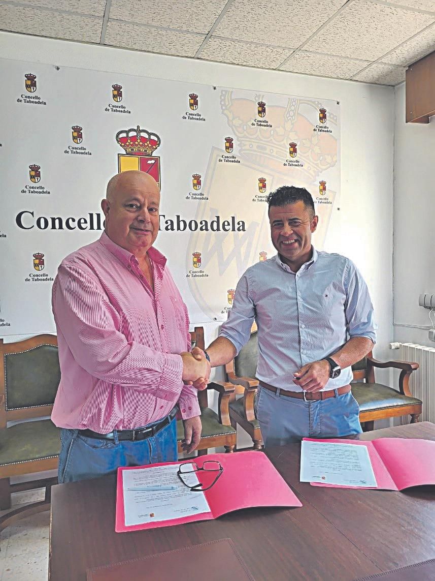 Busto e Blanco na firma do convenio.