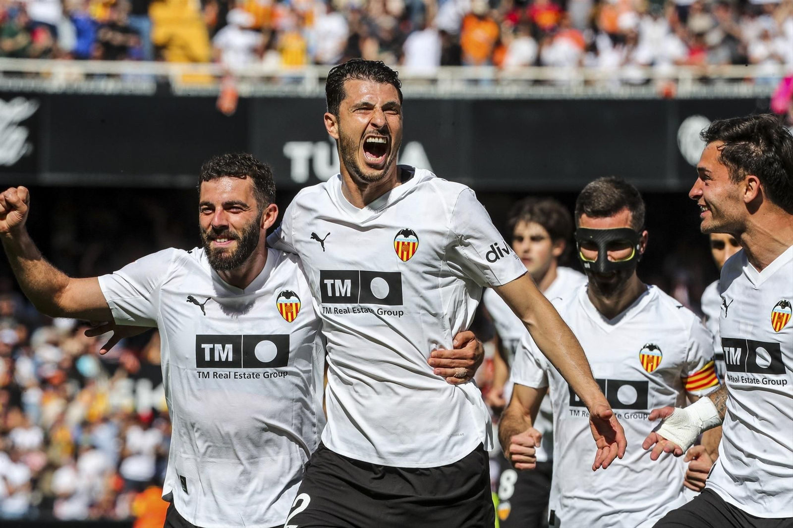 Guido Rodríguez celebra su gol.