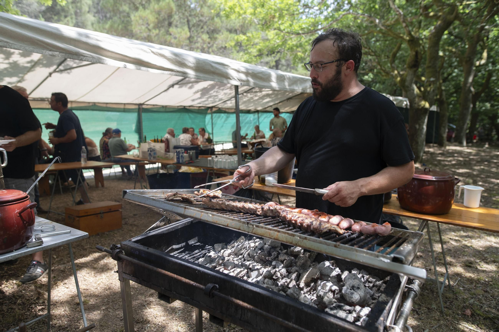 Galería | La tradición reúne a cientos de vecinos en la Madanela de O Carballiño