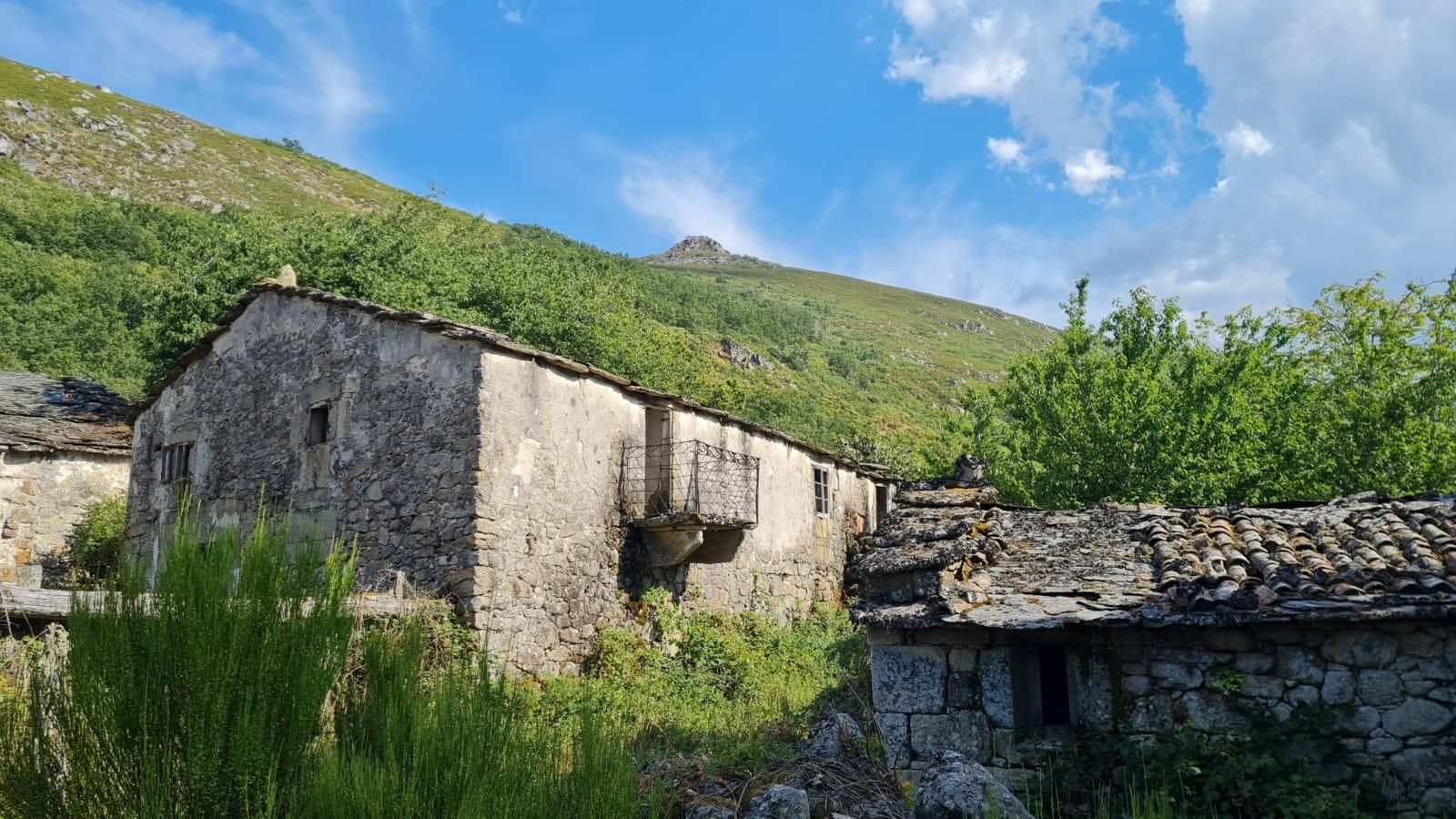 Aldea abandonada de Prada