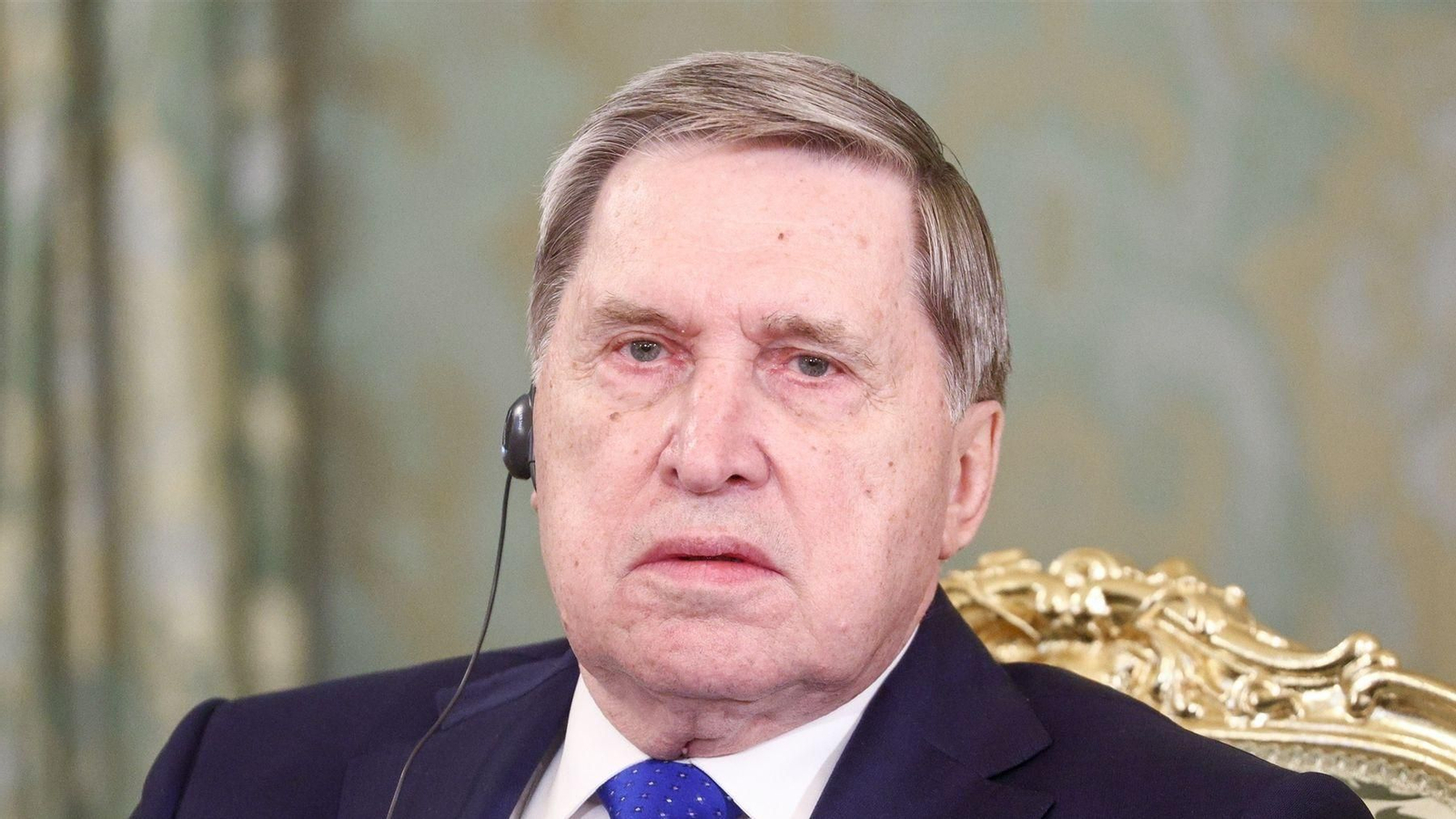 El asesor del presidente ruso, Vladimir Putin, Yuri Ushakov, durante un encuentro.