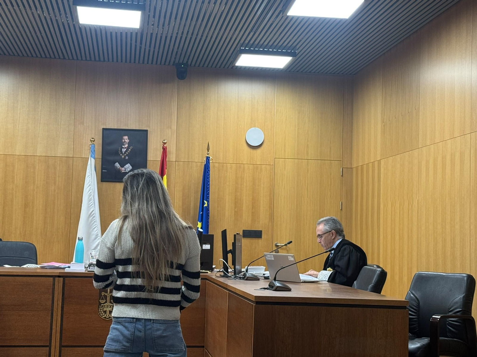 María del Carmen S.F. responde a las preguntas del fiscal.