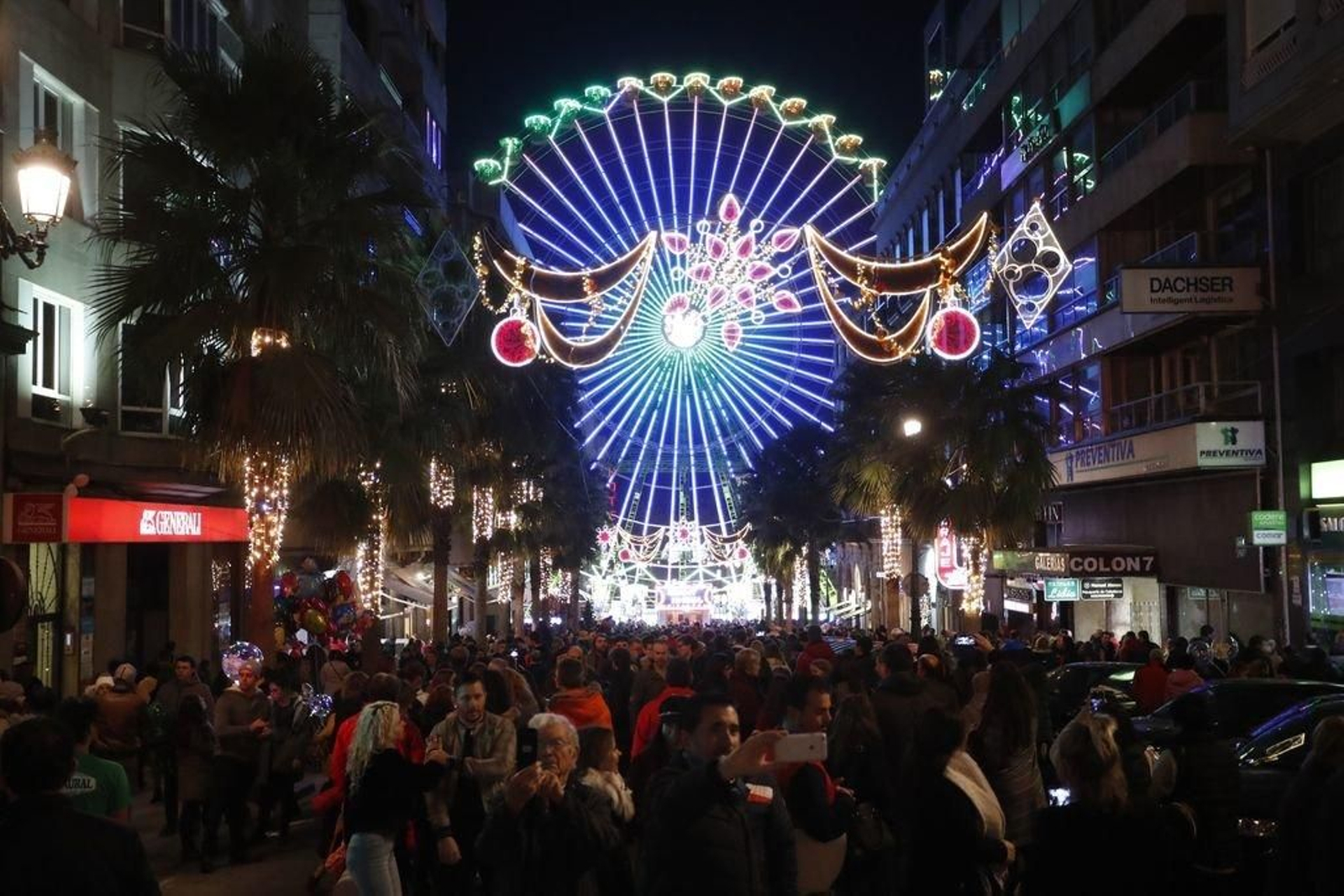 Los turistas invaden Vigo en el Puente167