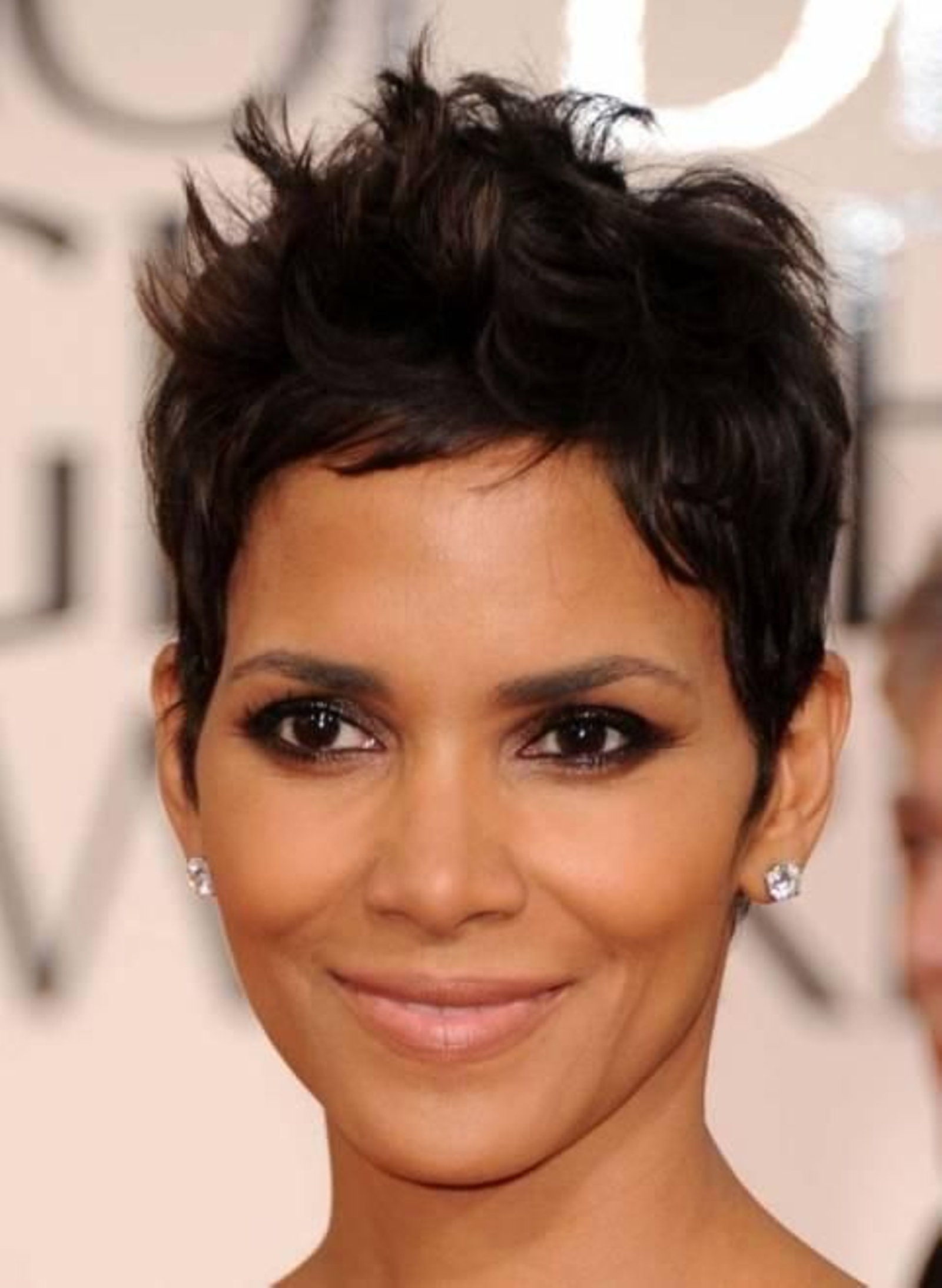 Halle Berry con maquillaje