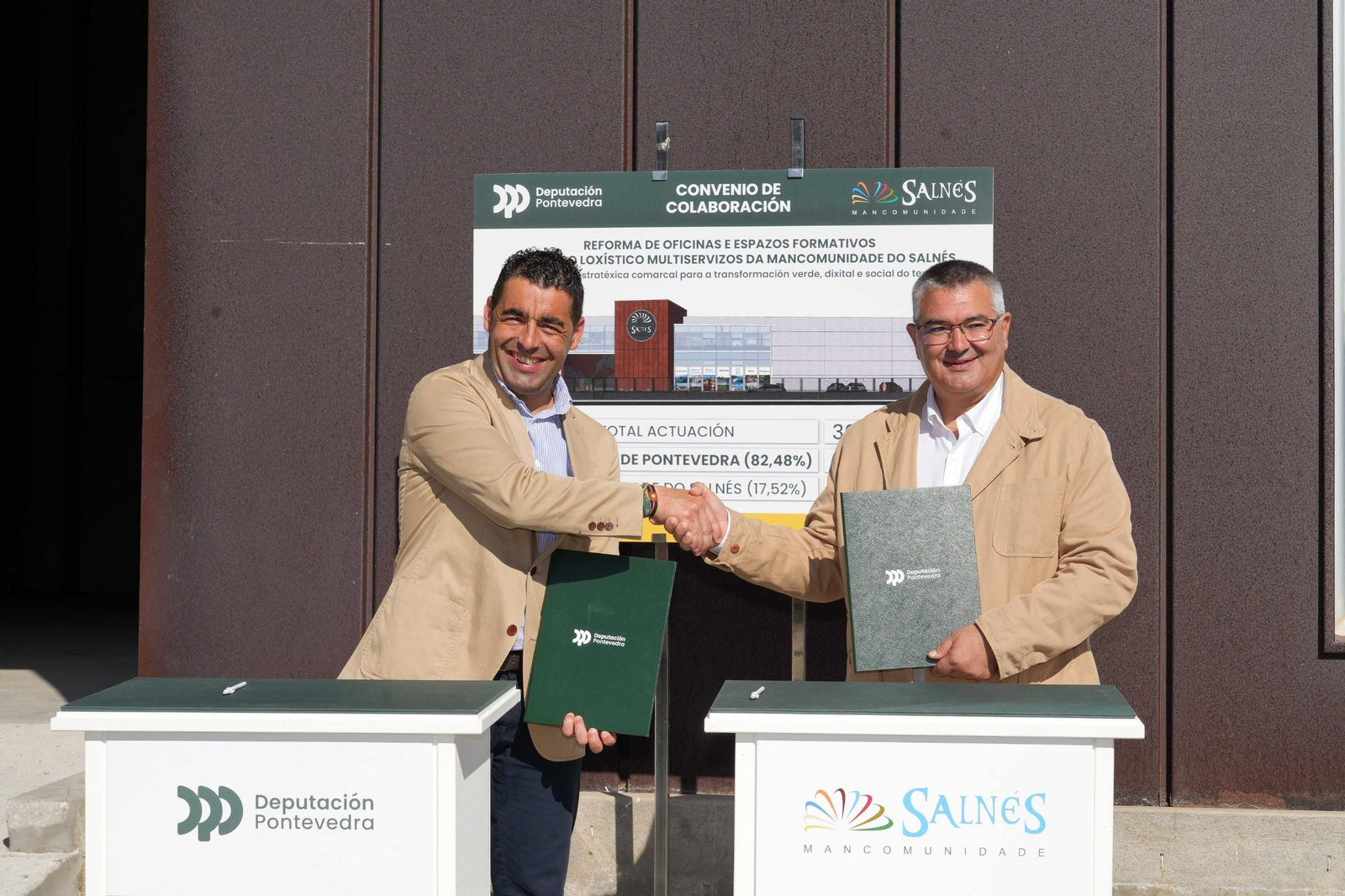 Luis López y David Castro durante la firma del convenio de colaboración.