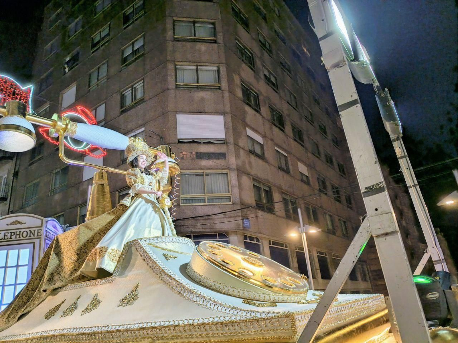 Galería | Pontevedra brilla con el multitudinario desfile del Entroido 2026