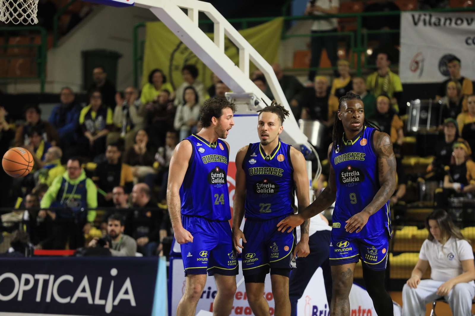 Galería | El COB sufre pero gana de nuevo en el Pazo