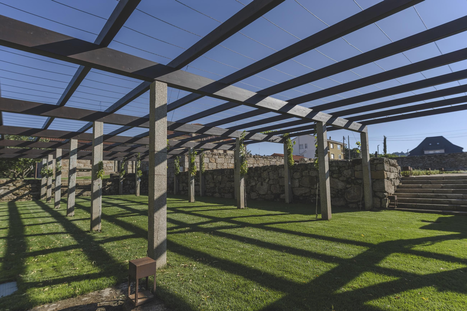 Galería | Un recorrido por los pisos de Alejandro Outeriño y el Pazo de Castadón junto a Grupo Souto