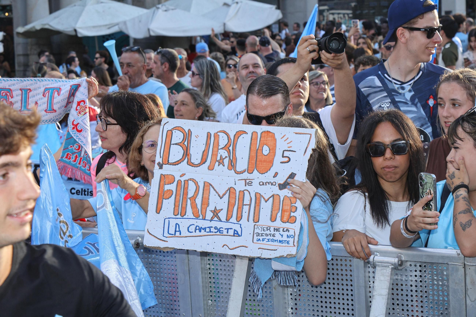 Galería | El Celta Fortuna celebra en Porta do Sol el ascenso a Segunda