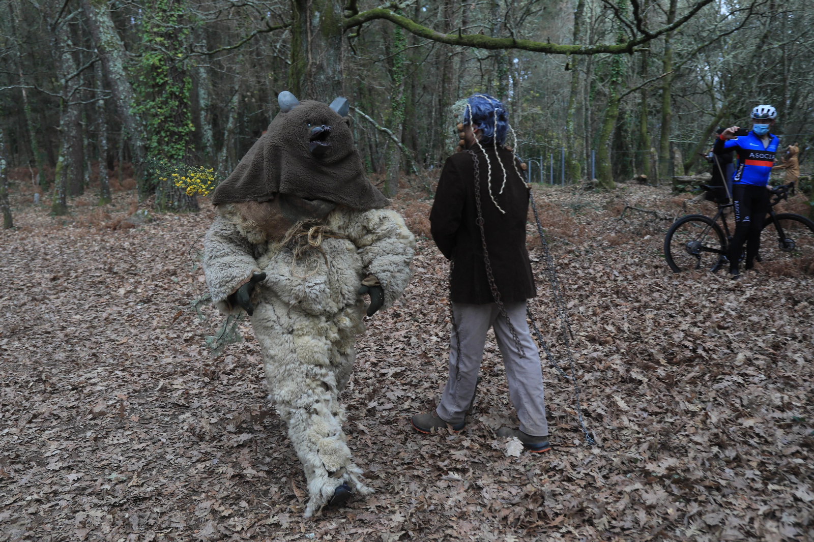Caza del oso en Sande, Cartelle. José Paz