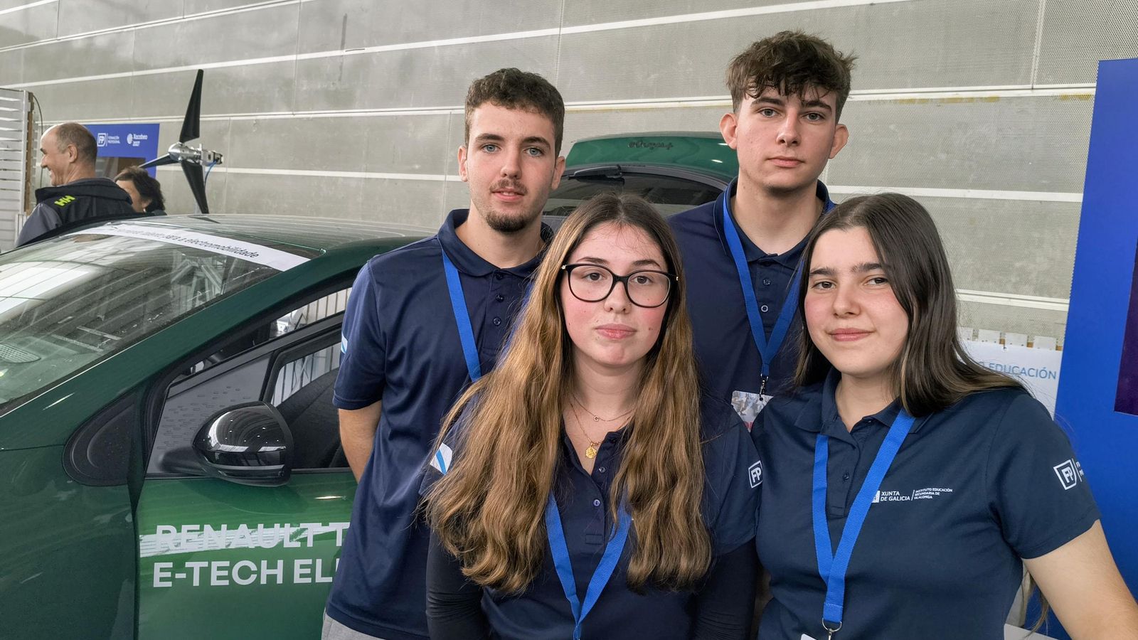Alumnos del CM de Electromecánica de Vehículos Automóviles del IES Vilalonga (Sanxenxo).