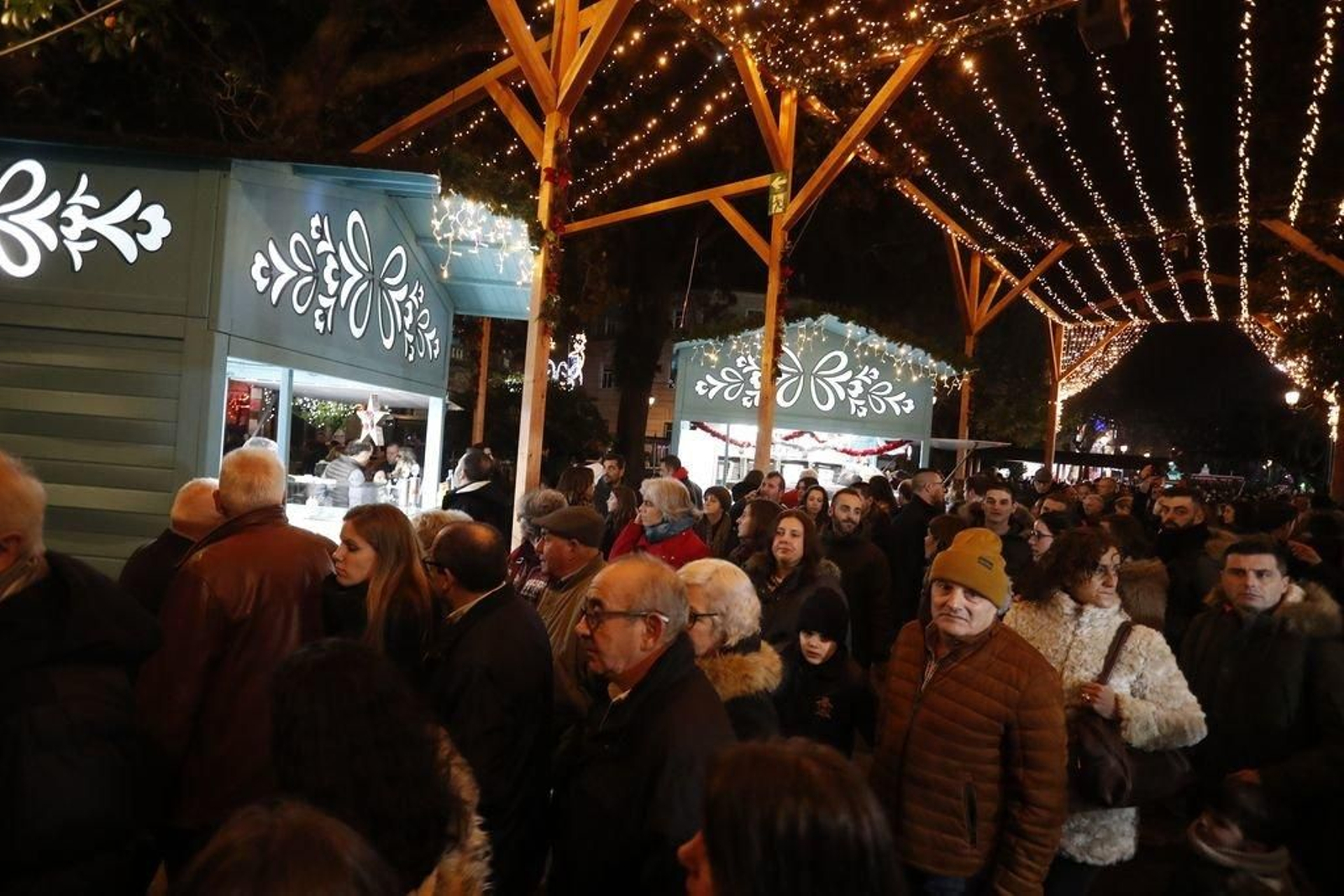 Los turistas invaden Vigo en el Puente107