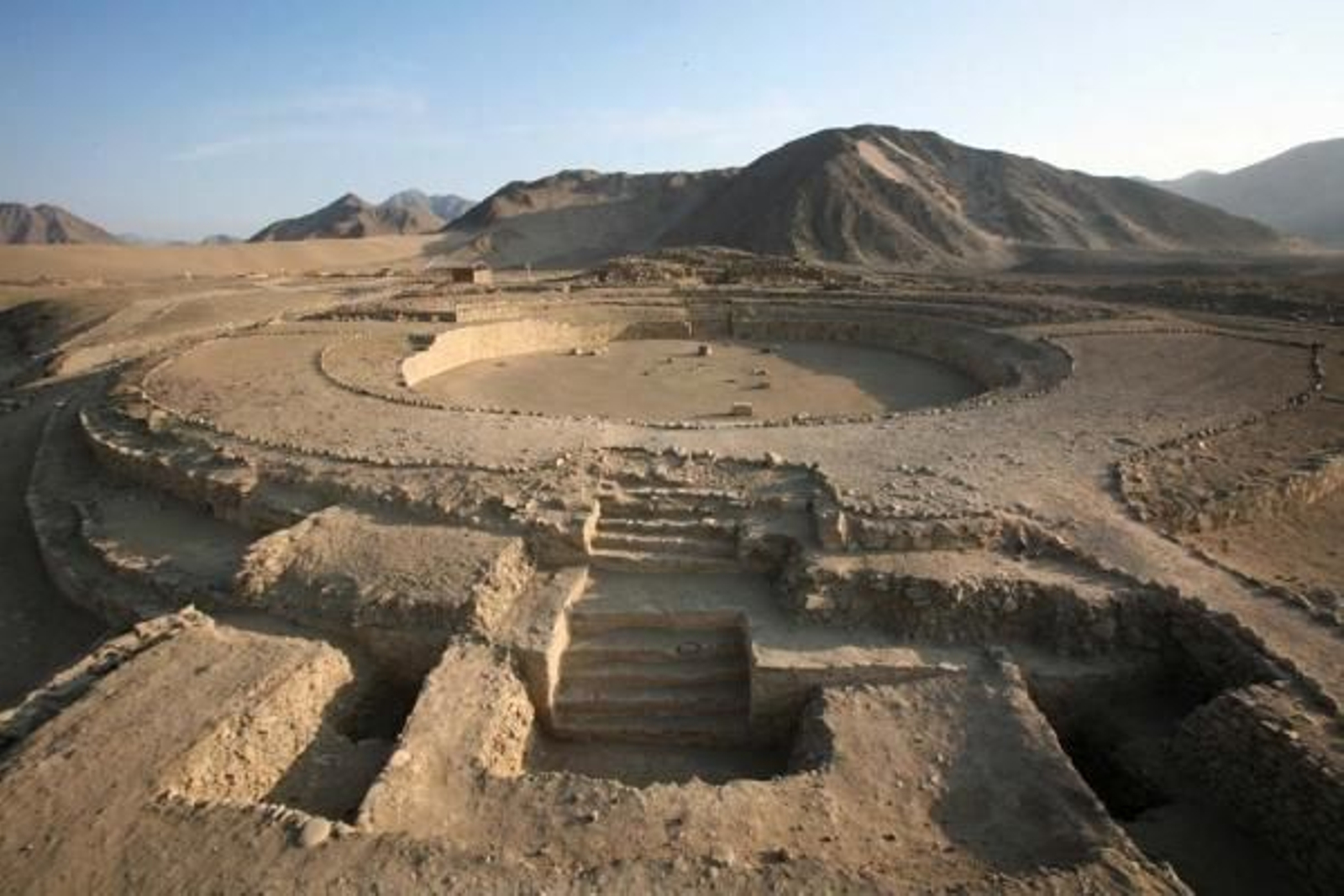 Anfiteatro de Caral Supe, Perú.