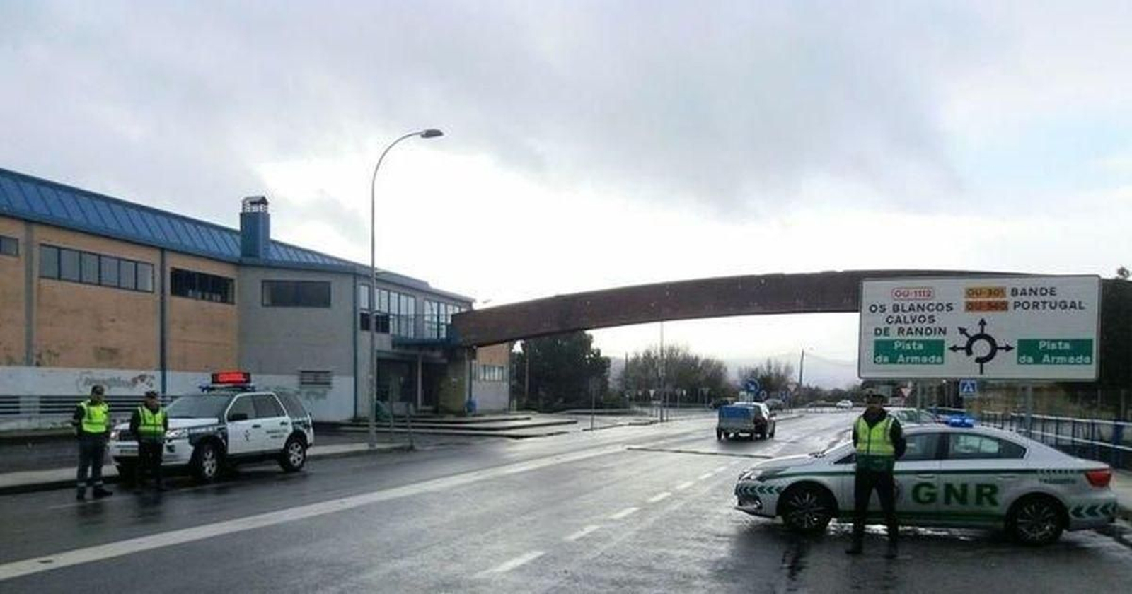 Control a la entrada de Xinzo de Limia.