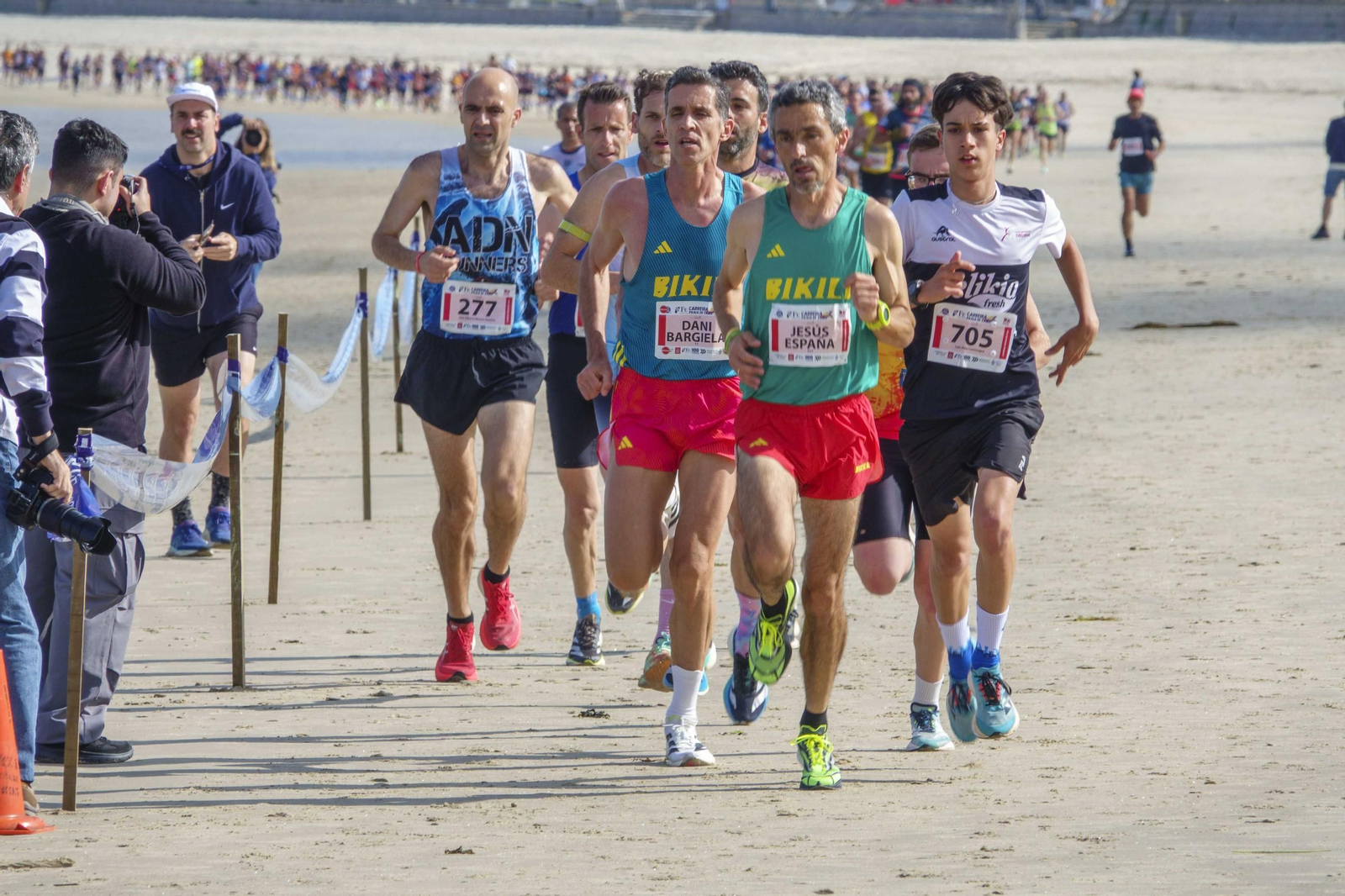 Galería | 1.000 corredores inundan Samil