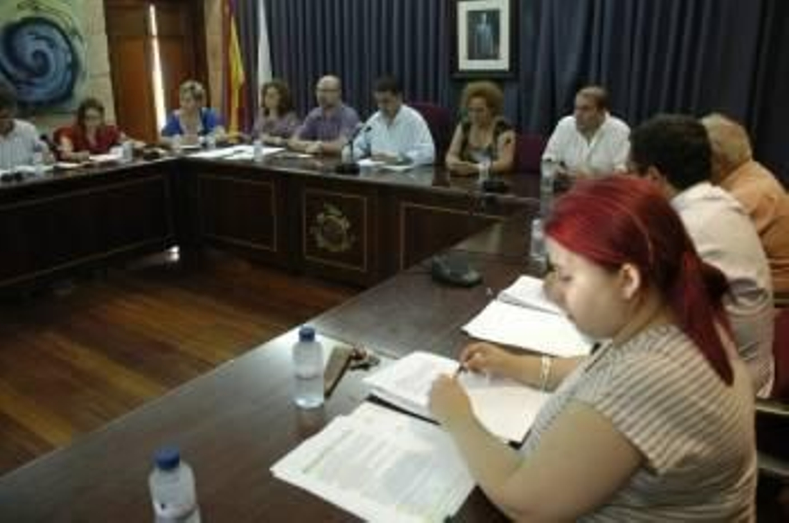Sesión plenaria de la Corporación carballiñesa, presidida por Carlos Montes. (Foto: MARTIÑO PINAL)