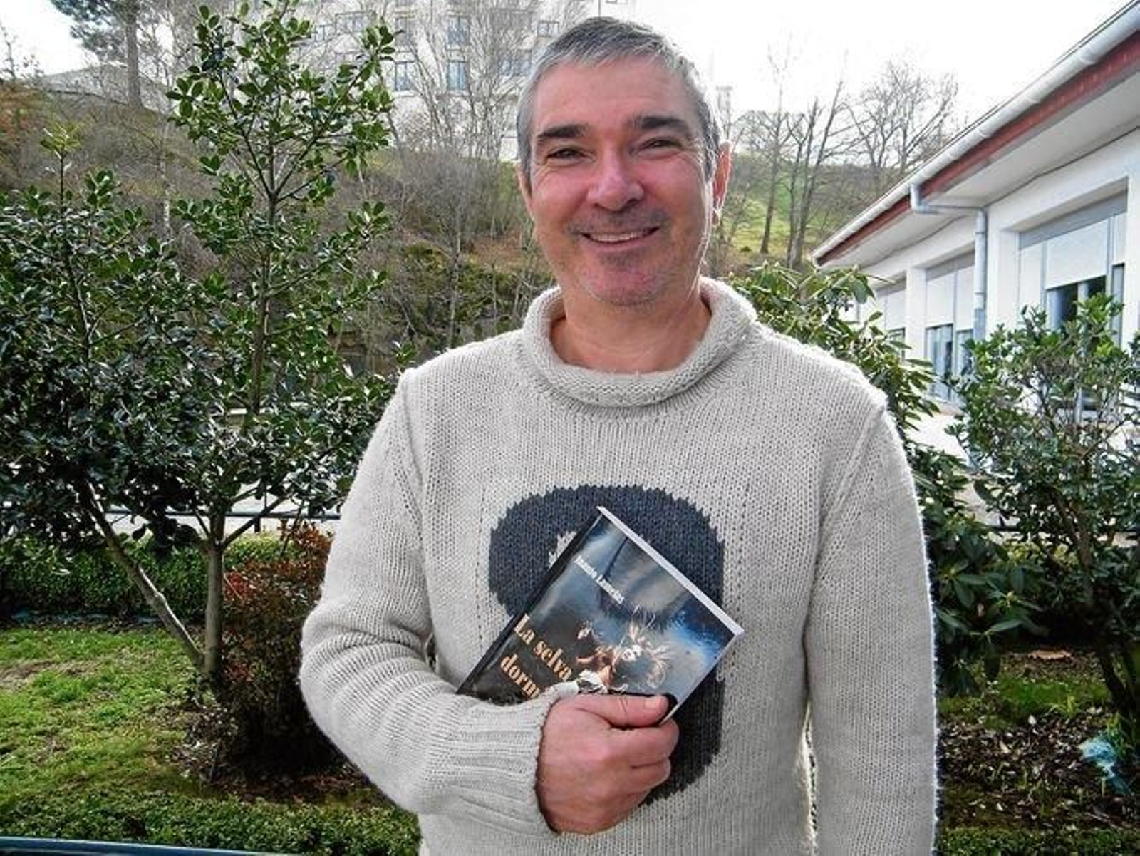Juanjo Lamelas compagina su faceta de escritor con la docencia.