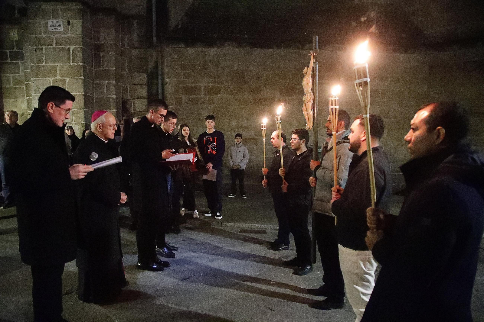 Galería | El via crucis del Cristo de los Desamparados, en fotos