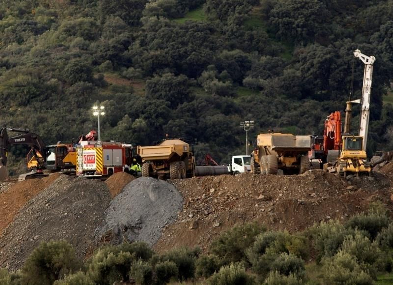 Continúan este domingo los trabajos del rescate de Julen