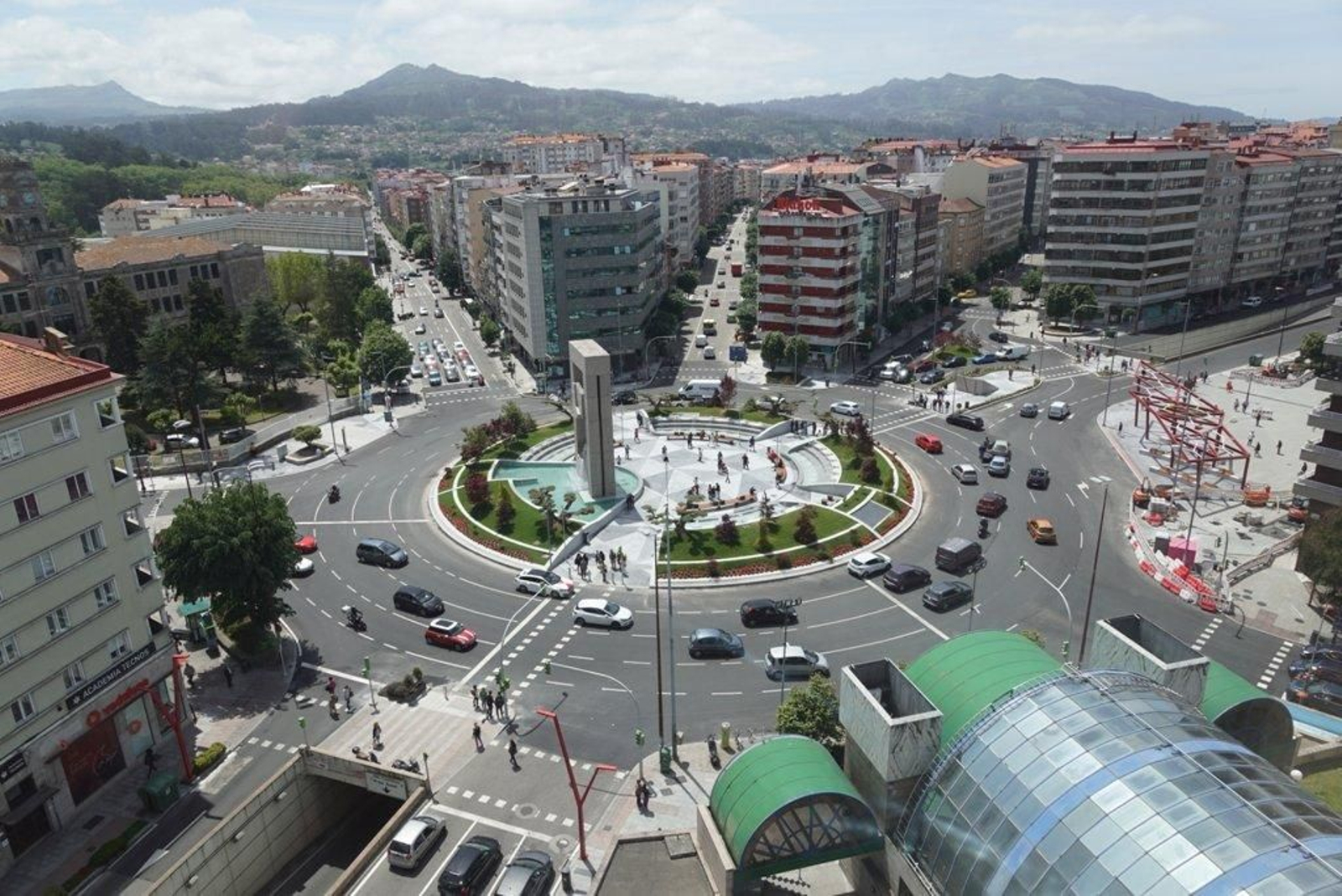 Vista aérea  de Plaza América // Vicente