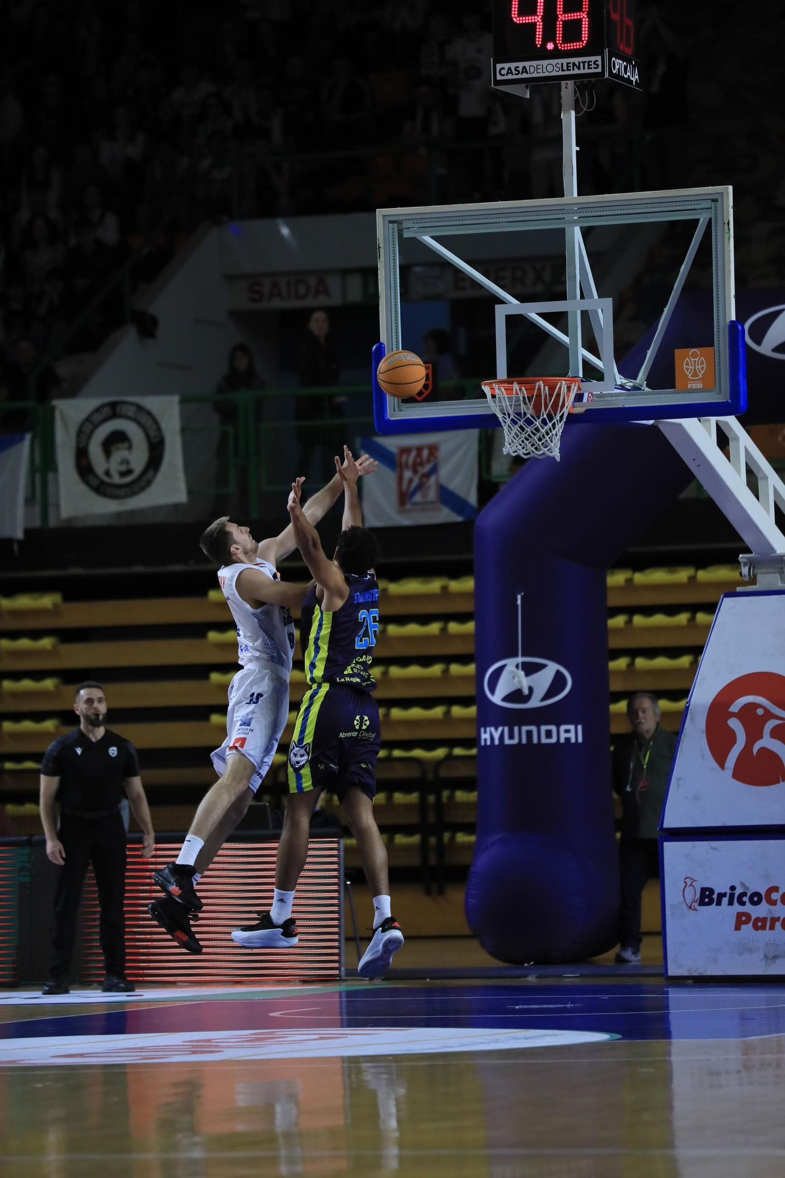 Galería | El Pazo, a reventar para el derbi COB-Obradoiro